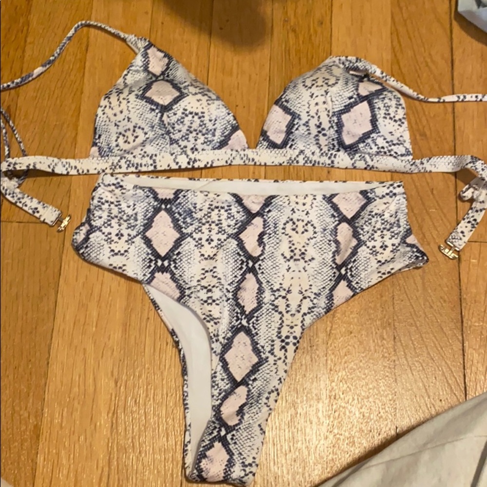 Bathing suit